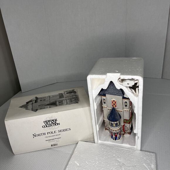 Dept. 56 North Pole Series "Tin Soldier Shop" Heritage Village Collectio… - Picture 9 of 15